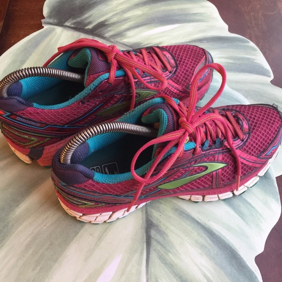brooks rainbow sneakers